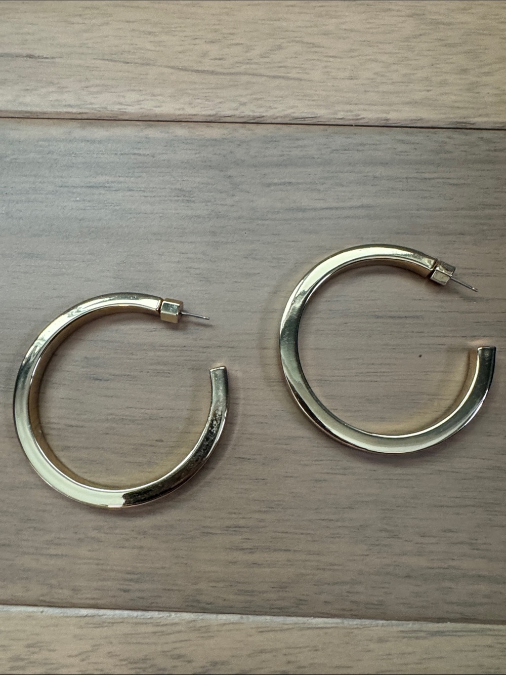 Miranda Frye 2” Gold Hoop Earrings - Picture 3 of 6